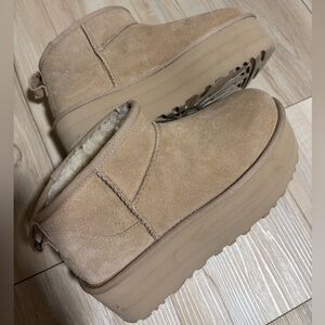 UGG classic ultra mini platform